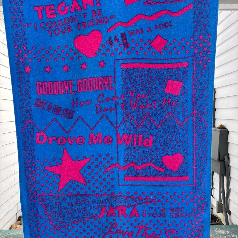 🩵 Tegan and Sara Beach Towel 💓 Heartthrob 💓 Album Merch 2013 🩵 *Super Rare* 💘💘💘